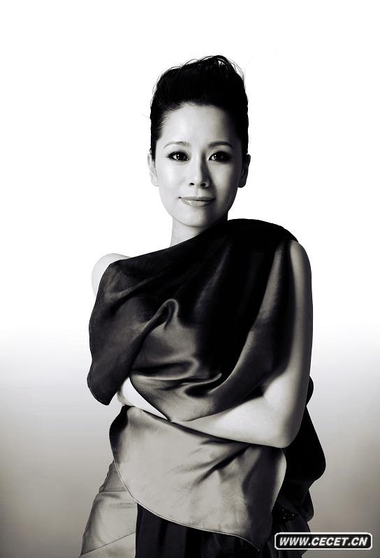 海清變身時(shí)尚女魔頭