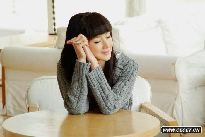 孫菲菲春日俏麗寫(xiě)真