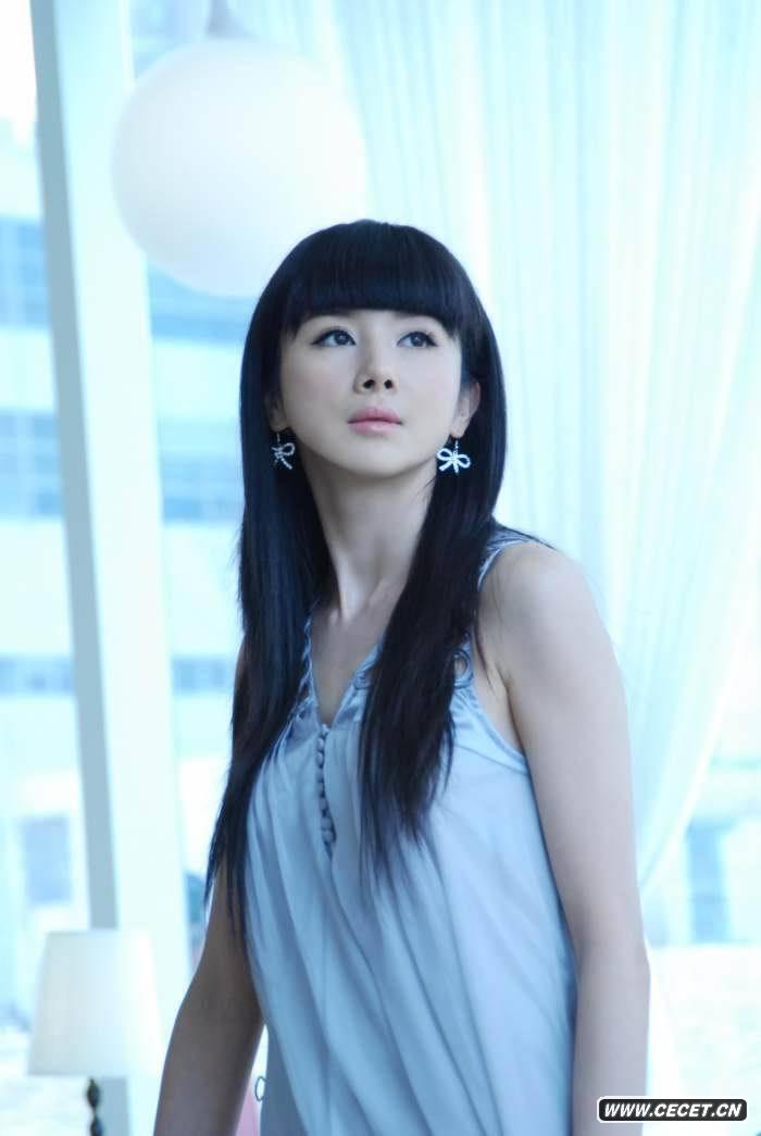 孫菲菲春日俏麗寫(xiě)真