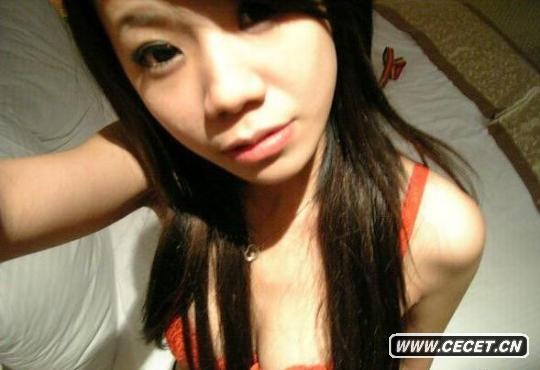 漂亮小女生自拍很性感