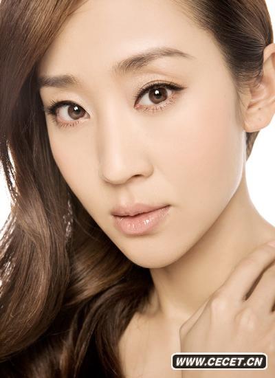 苗圃最新裸妝照曝光