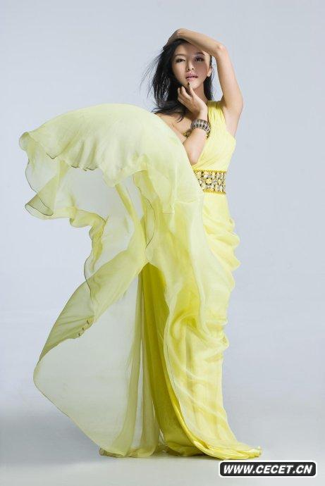 盧思思春色撩人寫(xiě)真