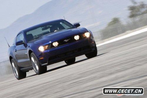 卡馬洛克星 海外試駕2011款福特野馬GT