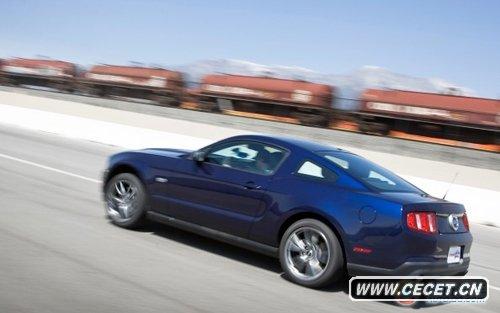 卡馬洛克星 海外試駕2011款福特野馬GT