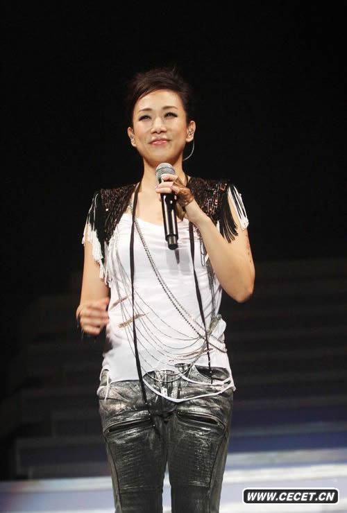 林憶蓮心情大好