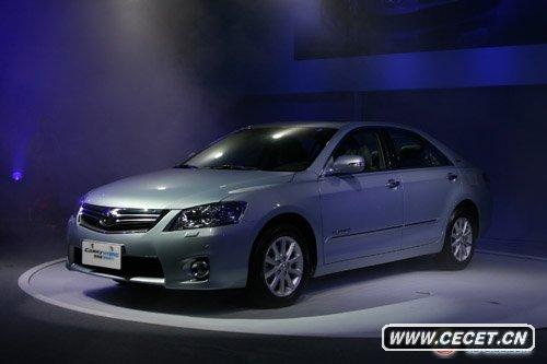 混動(dòng)凱美瑞完成下線(xiàn)儀式