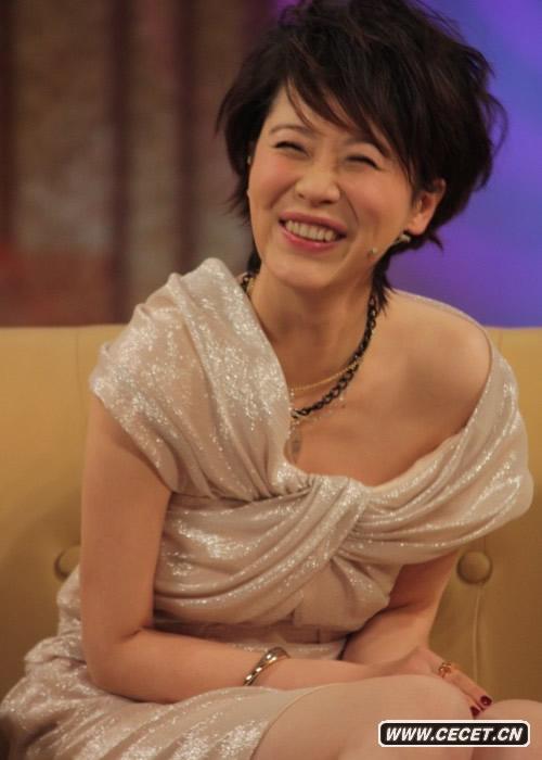 海清上節目開(kāi)懷大笑不計形象