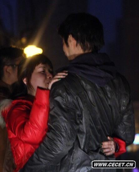 王力宏醉?yè)硪鸦榧艚訋? width=