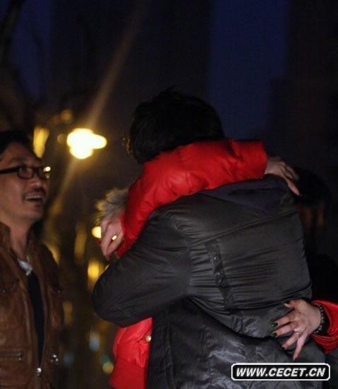 王力宏醉?yè)硪鸦榧艚訋? width=