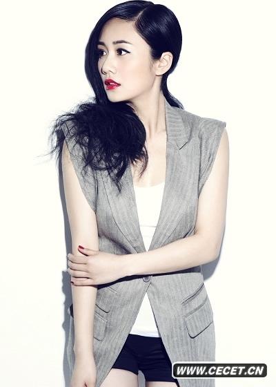 劉蕓素顏寫(xiě)真雙面魅惑