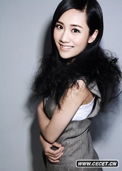 劉蕓素顏寫(xiě)真雙面魅惑