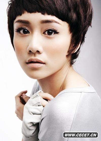 劉蕓素顏寫(xiě)真雙面魅惑