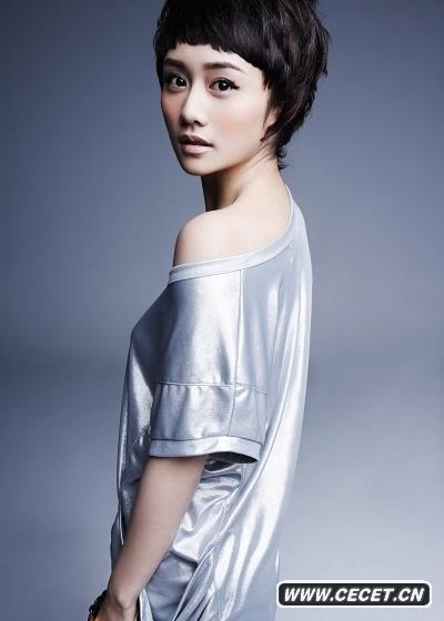 劉蕓素顏寫(xiě)真雙面魅惑