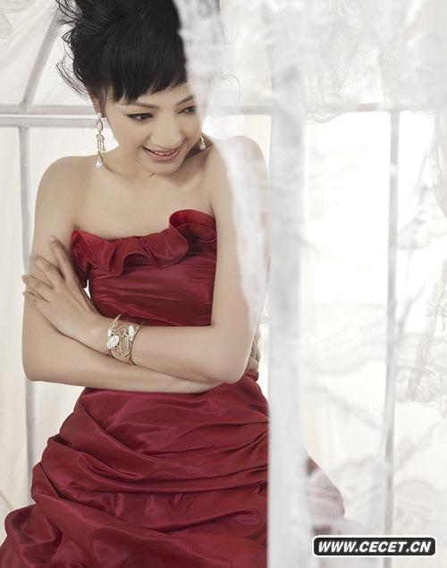 羅海瓊婚紗寫(xiě)真曝光