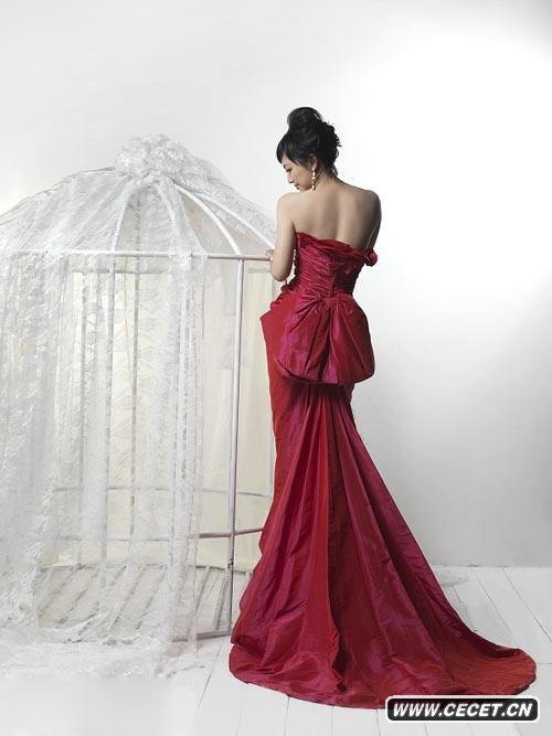 羅海瓊婚紗寫(xiě)真曝光