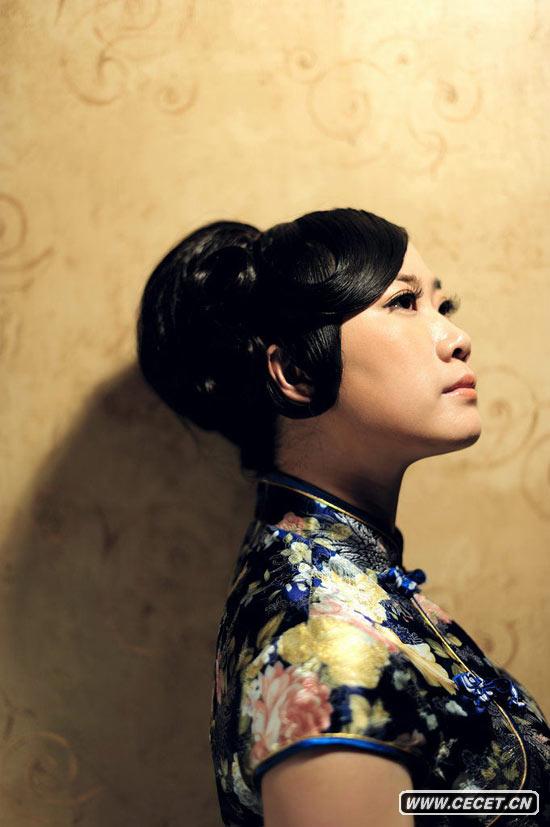 芙蓉姐姐穿花樣旗袍