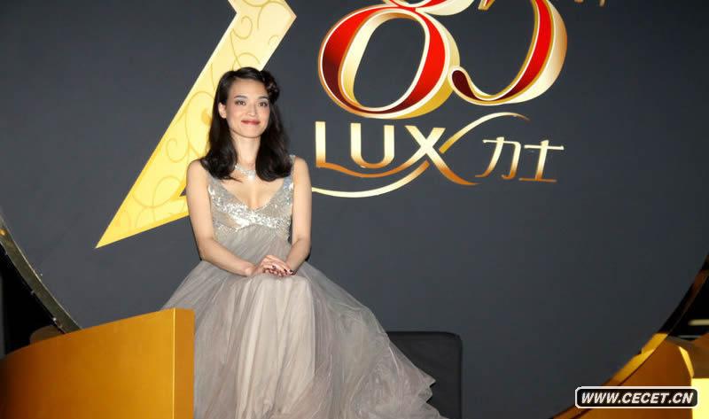 舒淇美妙酥胸呼之欲出