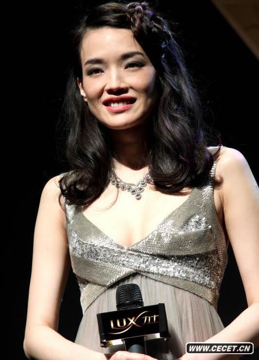 舒淇低胸晚裝亮相