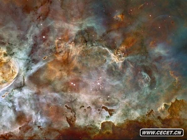 “船底星座”星云的暗云