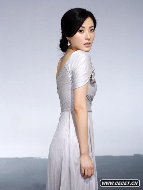 曾黎銀紫色淡雅寫(xiě)真