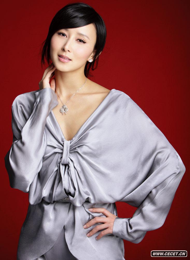 豪門(mén)貴婦胡靜新寫(xiě)真