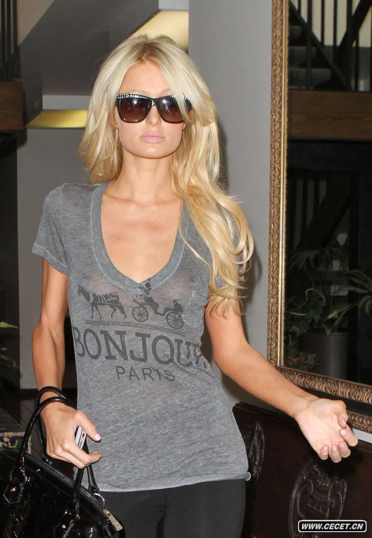 帕麗斯希爾頓不穿內衣