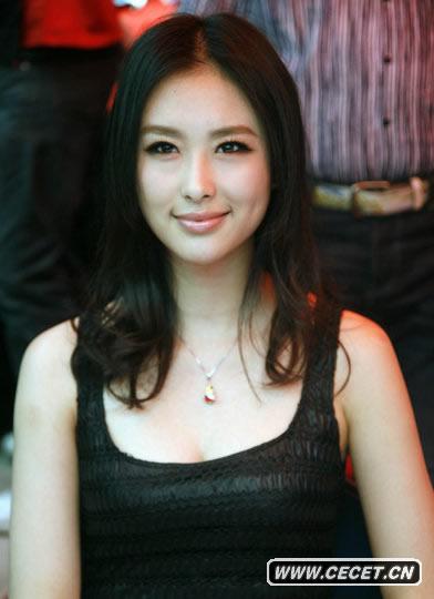 獸獸翟凌故技重施整衫秀美胸