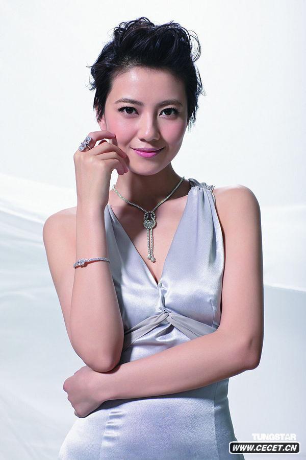 高圓圓演繹高貴晚裝