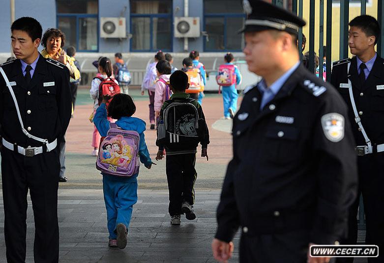 54һСW(xu)T(mn)ǰc(lin)(dng)