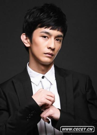 康飛拍攝魅力紳士寫(xiě)真