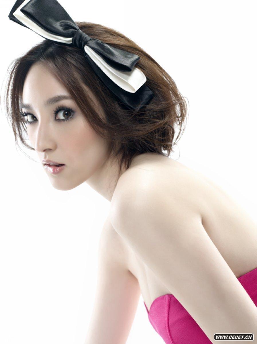 吳佩慈風(fēng)情萬(wàn)種