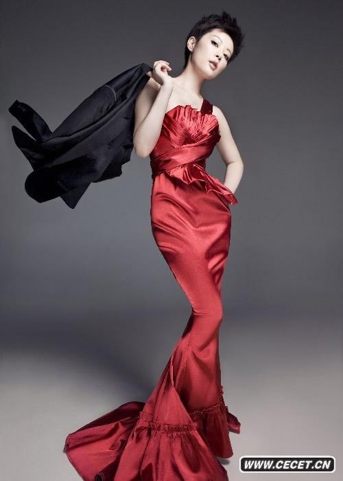 袁莉紅唇寫(xiě)真性感艷麗