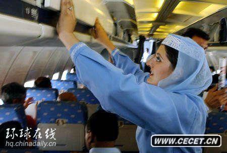 İս㣺{ɫĴһ(g)ꑇҌսִc{c֮gصݽɫע犐(i)ķҪ{ɫ֧СñL(chng)ȹ@ǿĳbİս