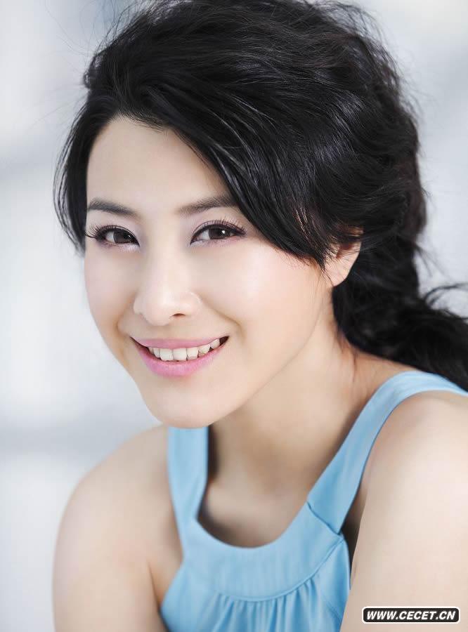 王雅捷春日寫(xiě)真