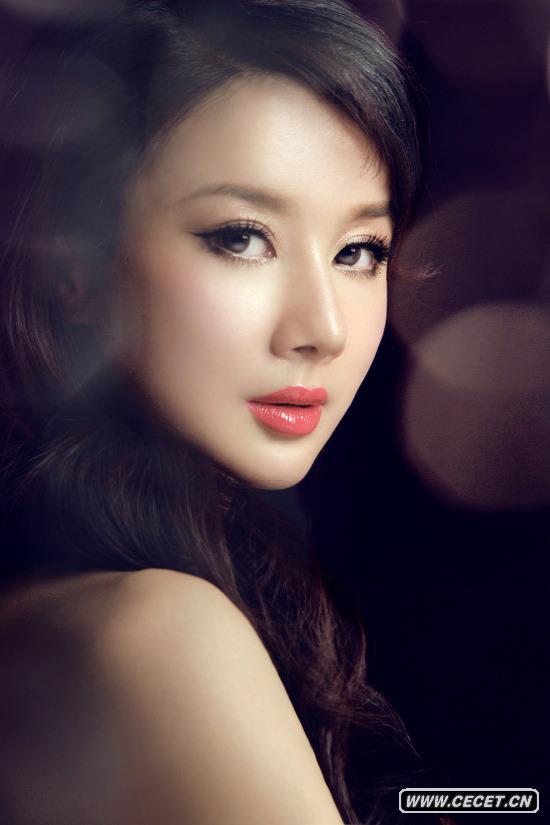 孫菲菲全新寫(xiě)真紅唇似火