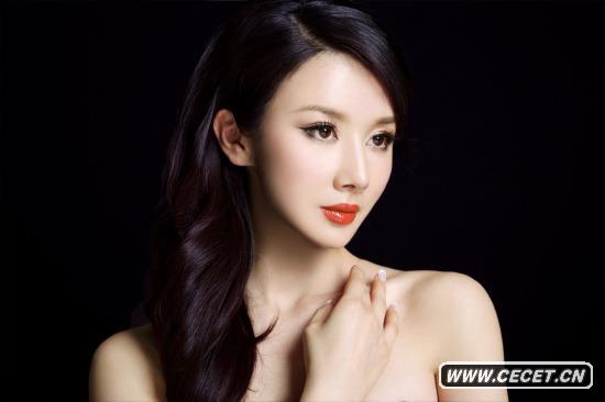 孫菲菲全新寫(xiě)真紅唇似火