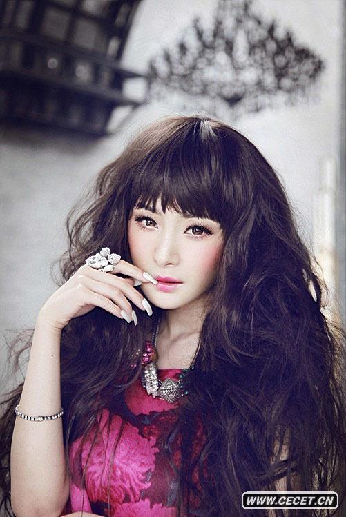 楊冪全新復古寫(xiě)真