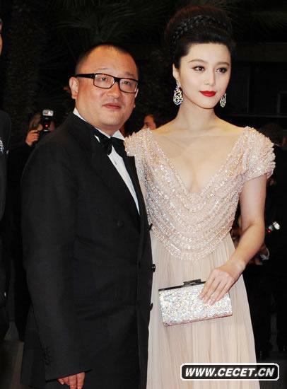 范冰冰肉粉色禮服展露身材