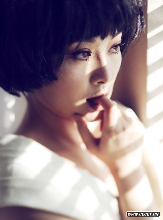 袁莉全新演繹嫵媚熟女