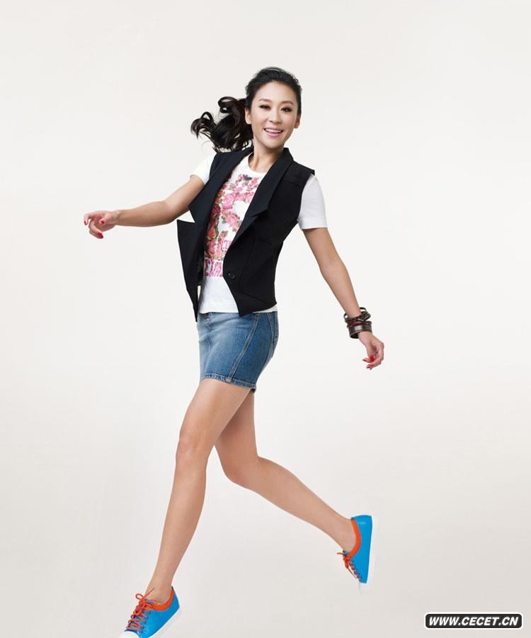 苗圃拍寫(xiě)真扮未來(lái)戰士