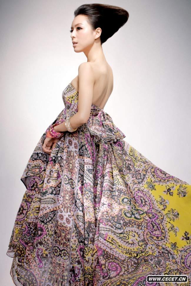 張靜初赴港拍時(shí)尚大片