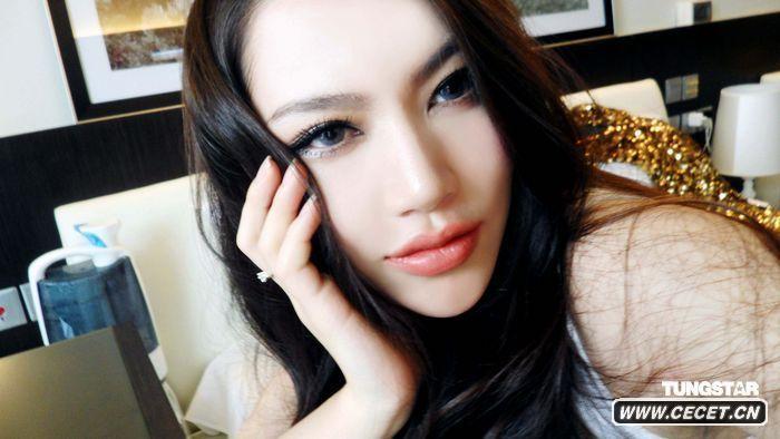 潘霜霜烈焰紅唇堪比舒淇