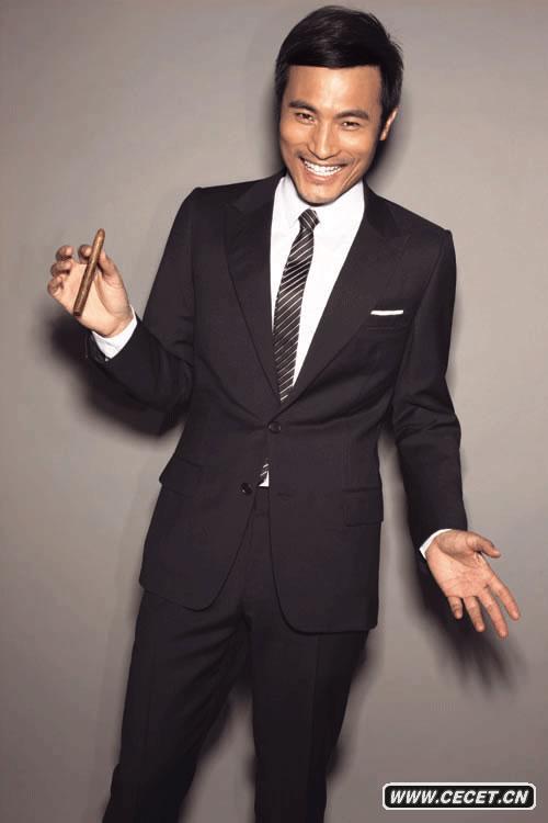 耿樂(lè )寫(xiě)真展型男魅惑