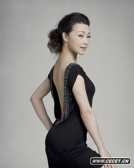 呂薇拍美艷大片秀性感