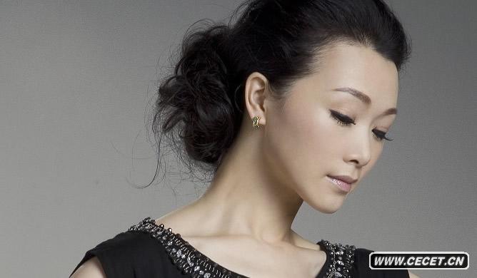 呂薇拍美艷大片秀性感