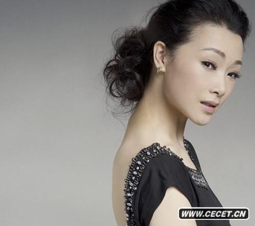 呂薇拍美艷大片秀性感