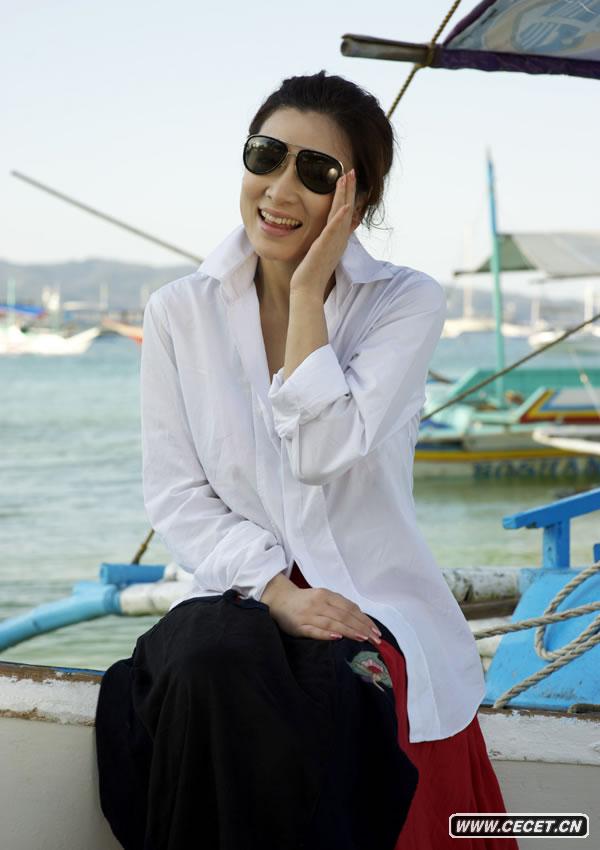 何彥霓夏日清新寫(xiě)真