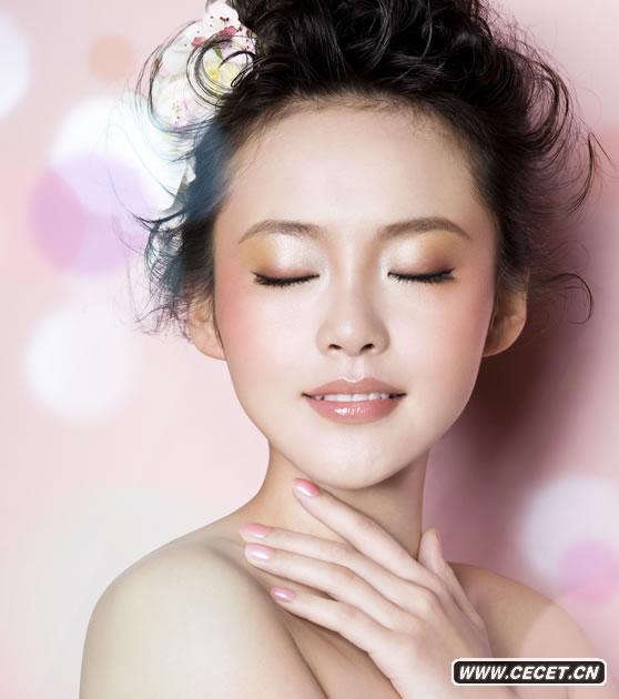 張佳寧寫(xiě)真玩性感誘惑