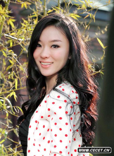 霍思燕早春寫(xiě)真