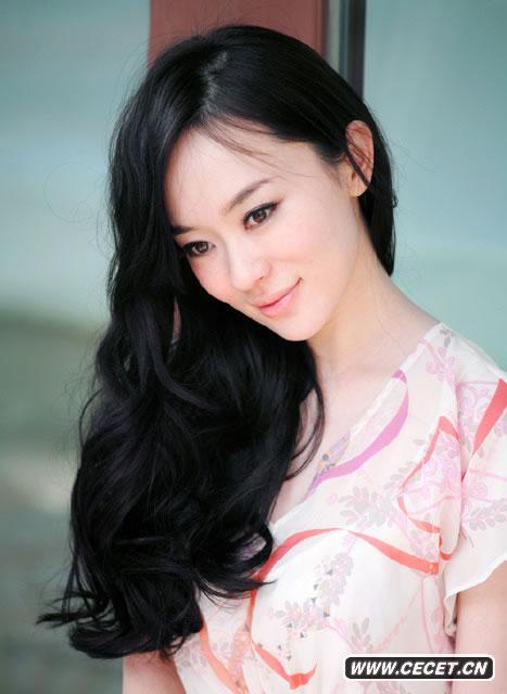 霍思燕早春寫(xiě)真